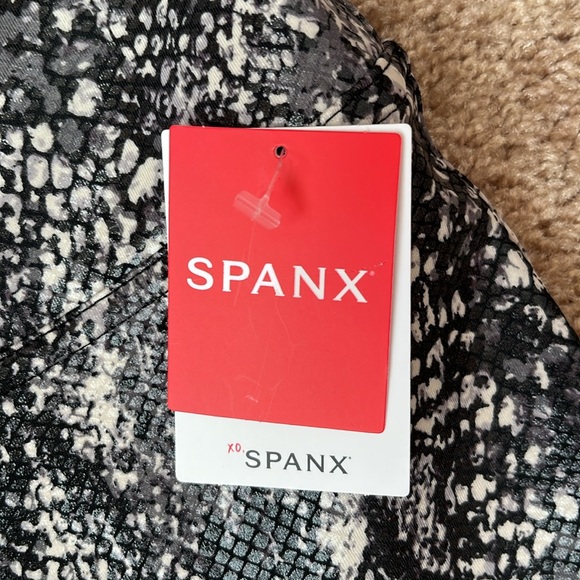 NWT Spanx Faux Leather Snake Shine Leggings - Picture 3 of 7